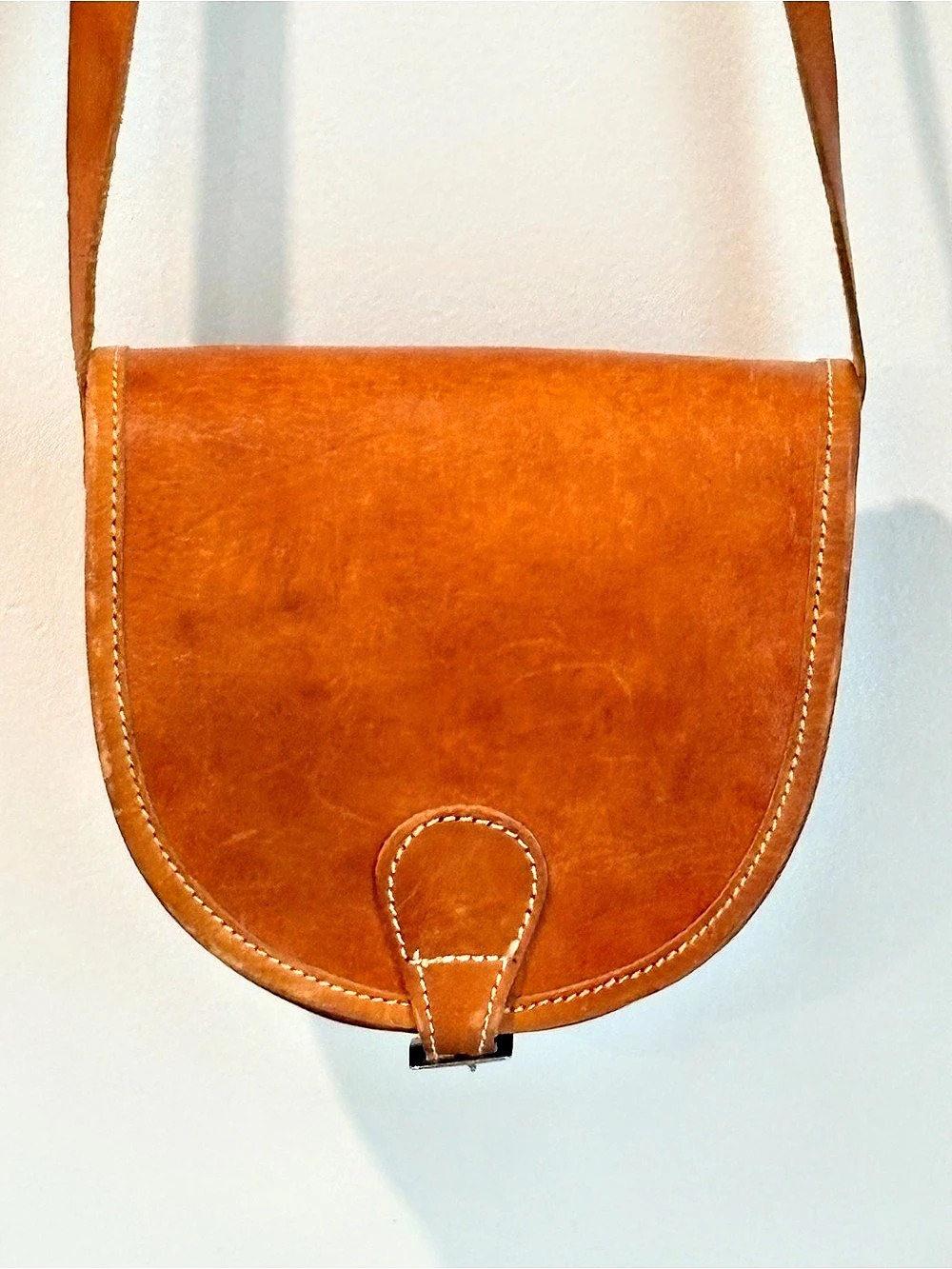 Vintage Genuine Tan Leather Saddle Crossbody Bag 70s Western Boho Festival